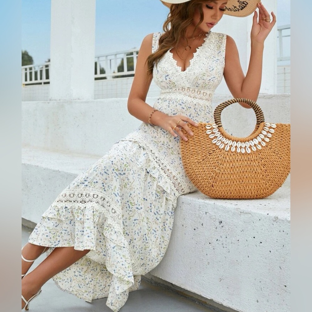 ☀️BNWOT Floral Print Guipure Lace Insert Ruffle Trim Dress!